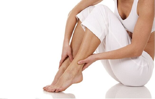 Self-massage of the legs to prevent varicose veins