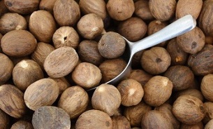 Treating varicose veins with nutmeg
